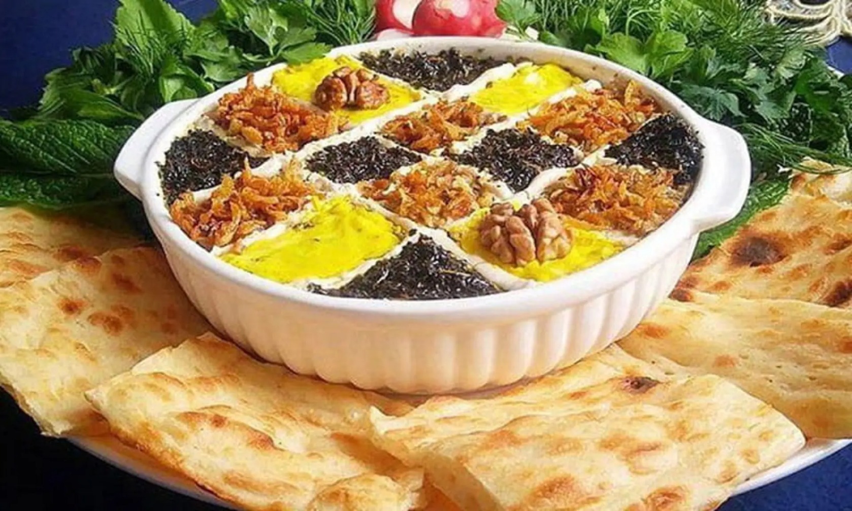 فوتوفنهای طلایی کشک بادمجان مجلسی؛ طعم اصیل و تزیین حرفهای