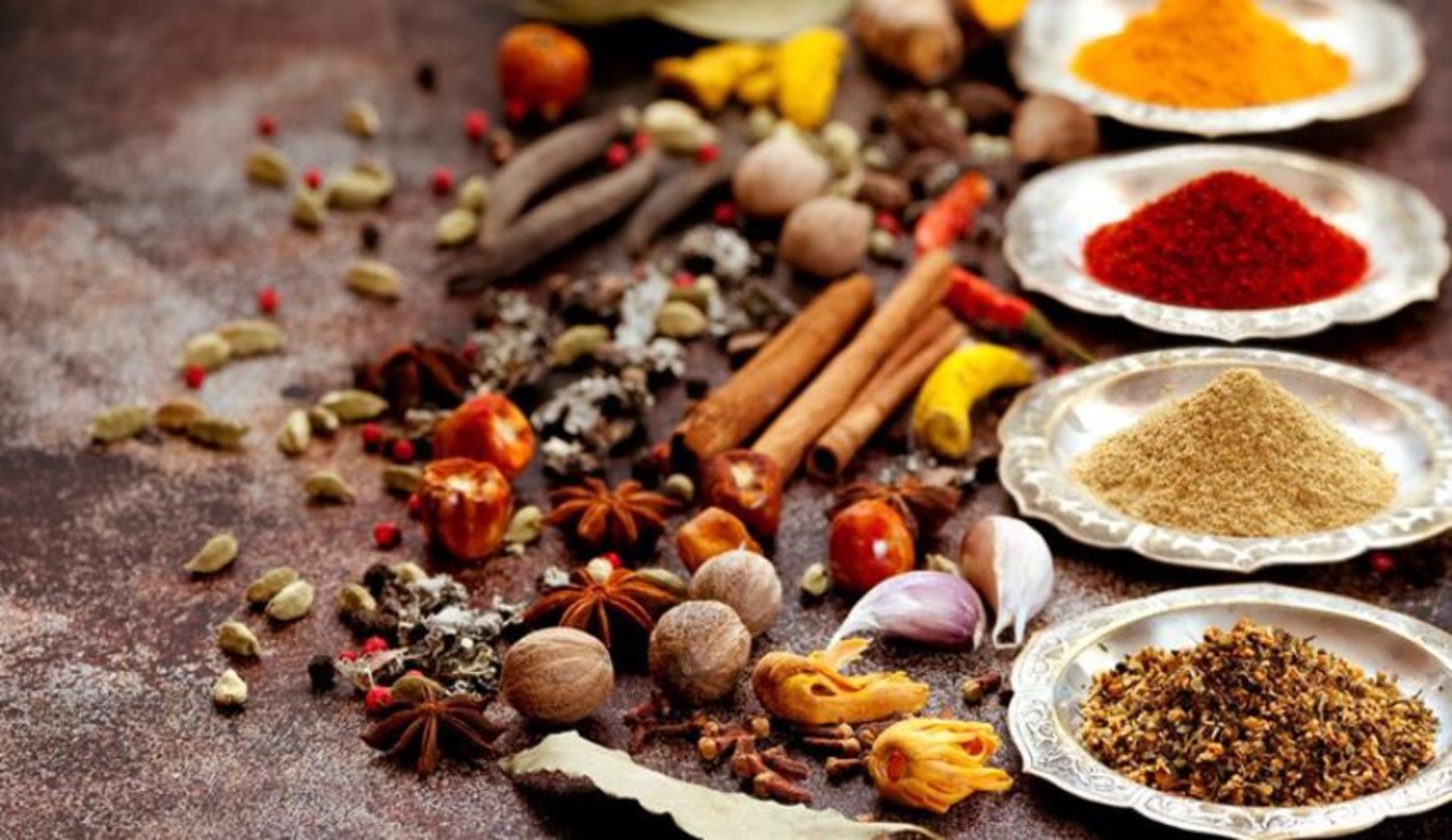 طرز تهیه ادویه کاری خانگی با عطر ماندگار و کیفیت ممتاز