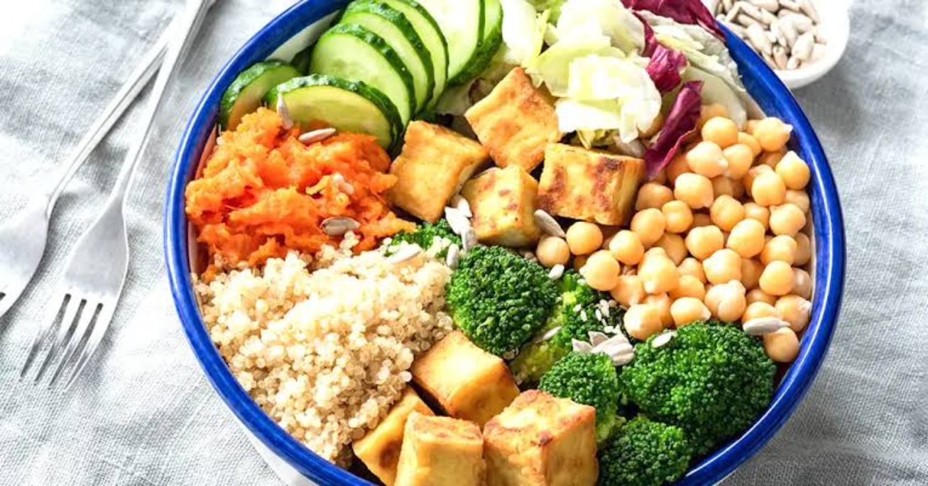 رژیم گیاهخواری؛ راهنمای کامل انتخاب غذاهای کامل و پروتئیندار