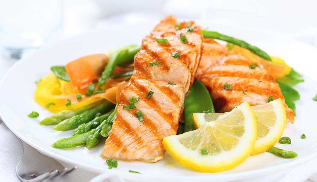 بهترین غذاهای مفید برای کبد چرب و اصول پخت سالم
