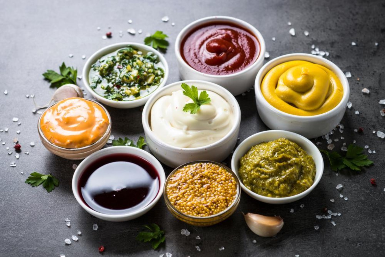 طرز تهیه سالاد رژیمی خوشمزه با سسهای کمکالری خانگی