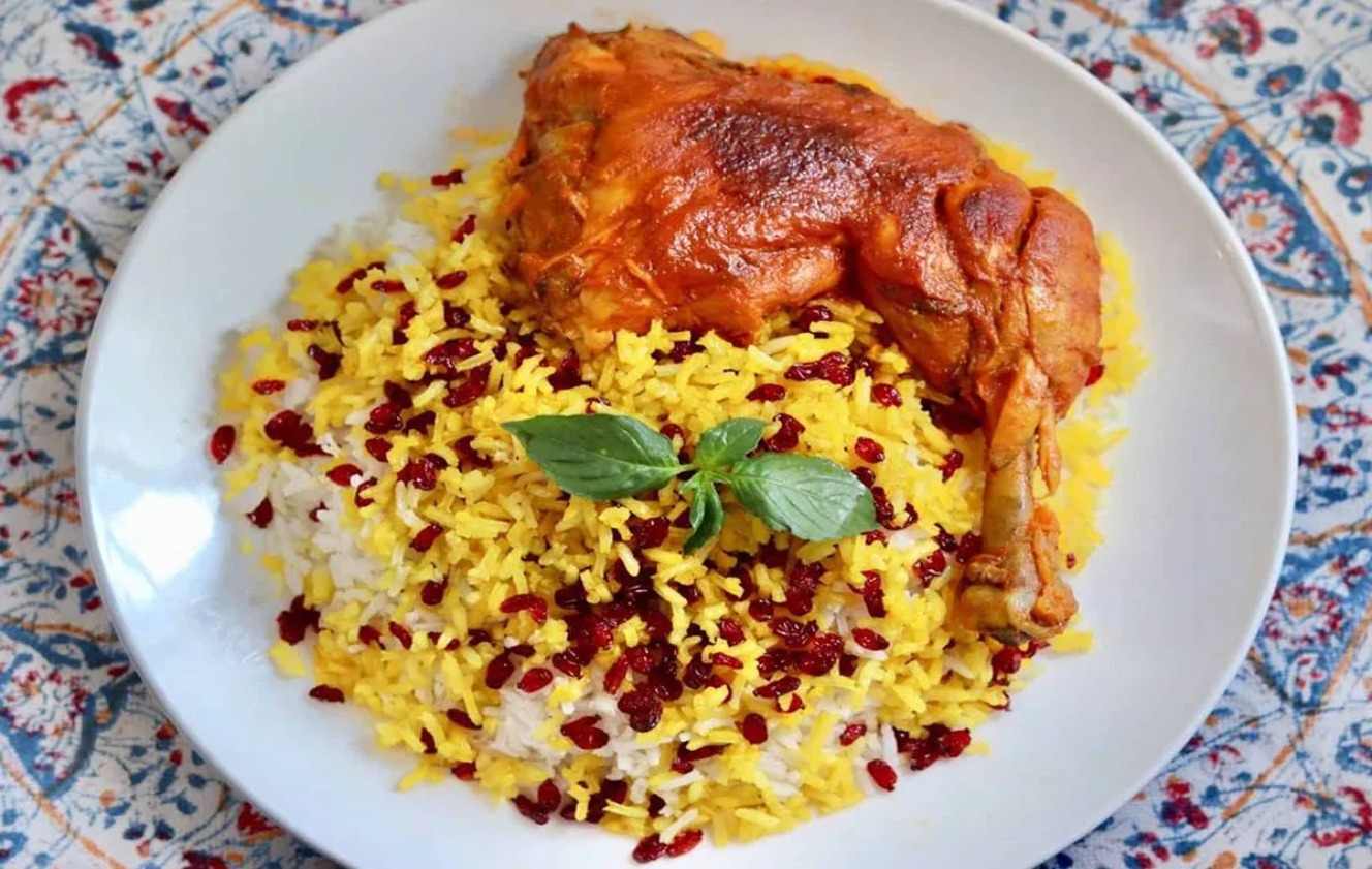 طرز تهیه زرشکپلو با مرغ رستورانی؛ فوتوفنهای طبخ مجلسی