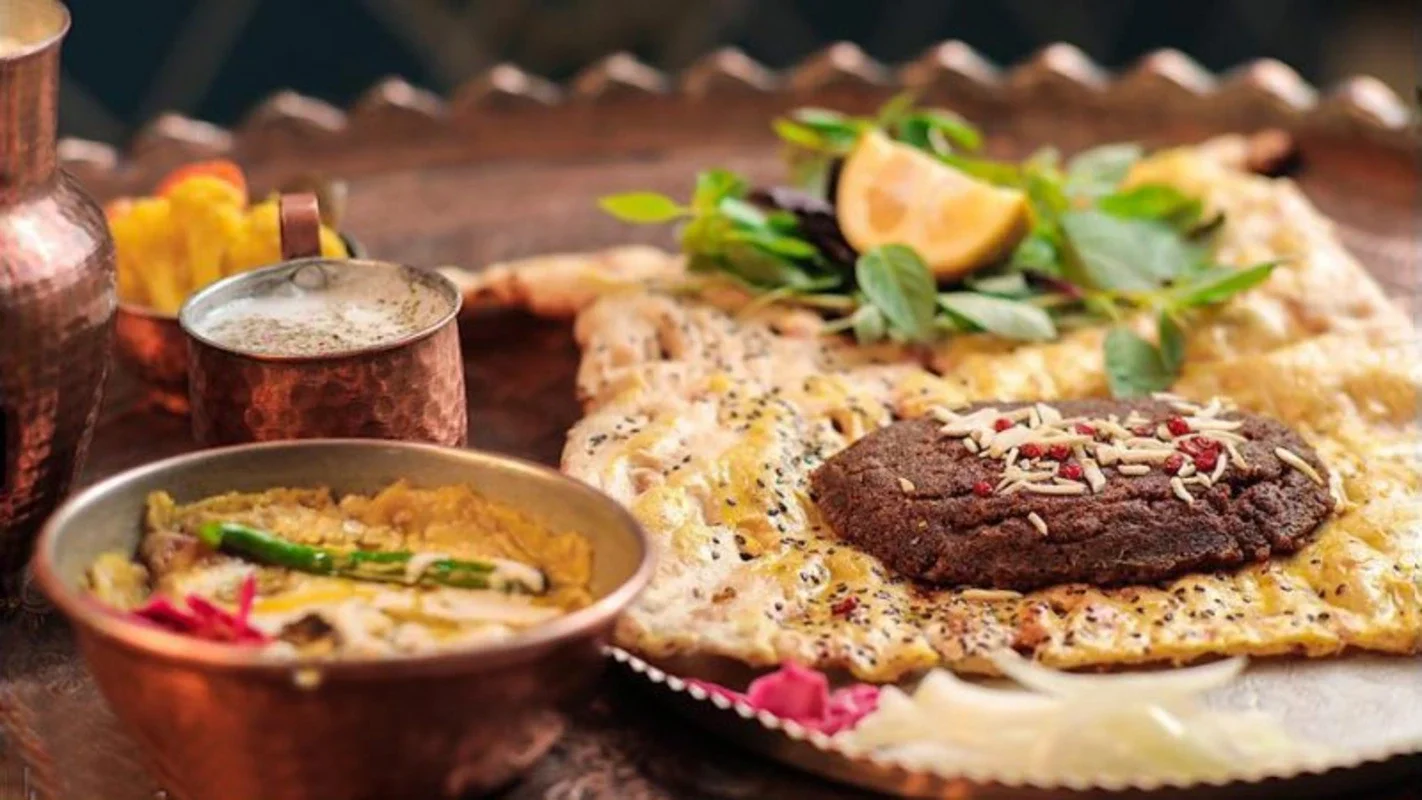 شکمگردی در اصفهان؛ از اسرار پخت بریان تا راهنمای خرید گز