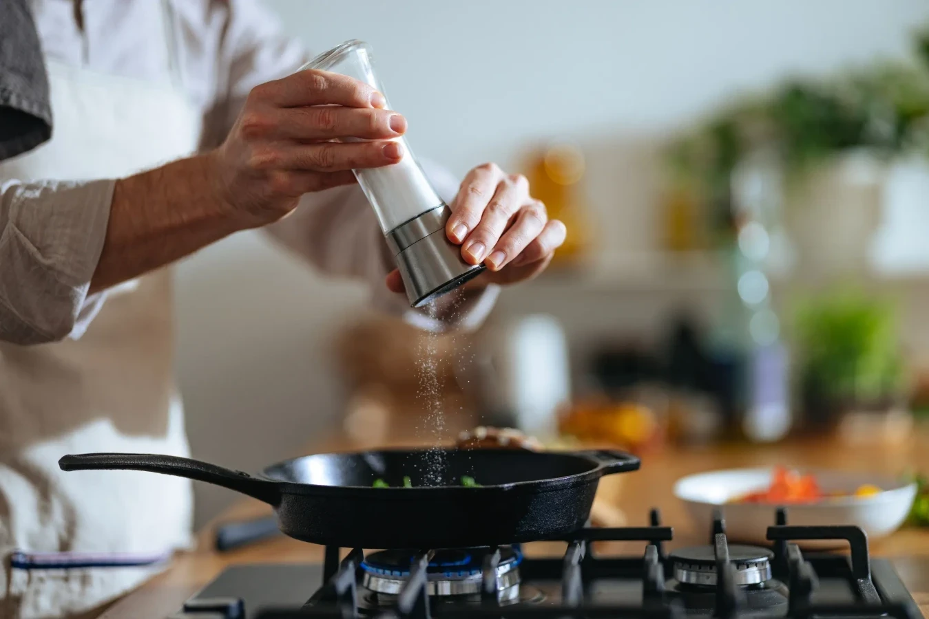 راهکارهای علمی و عملی برای رفع شوری غذا و اصلاح طعم آن
