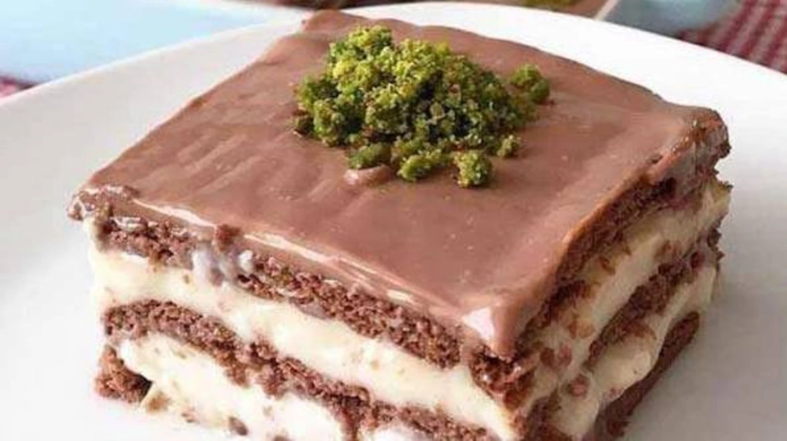 دسر با بیسکویت پتیبور؛ طرز تهیه مجلسی و خوشقوام