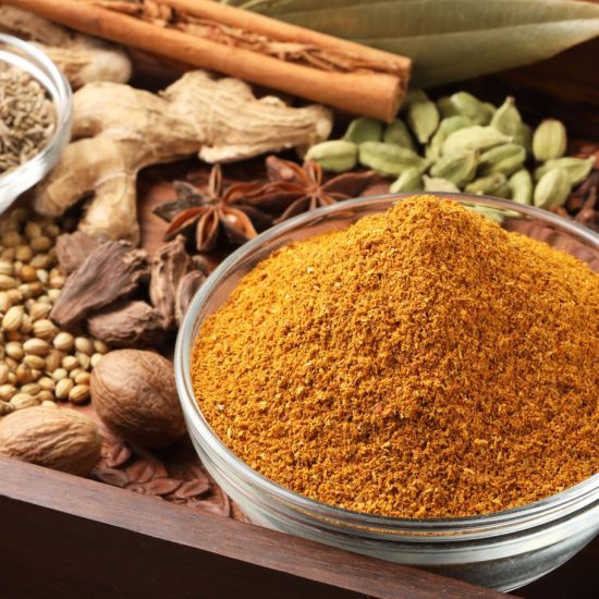 طرز تهیه ادویه کاری خانگی با عطر ماندگار و کیفیت ممتاز