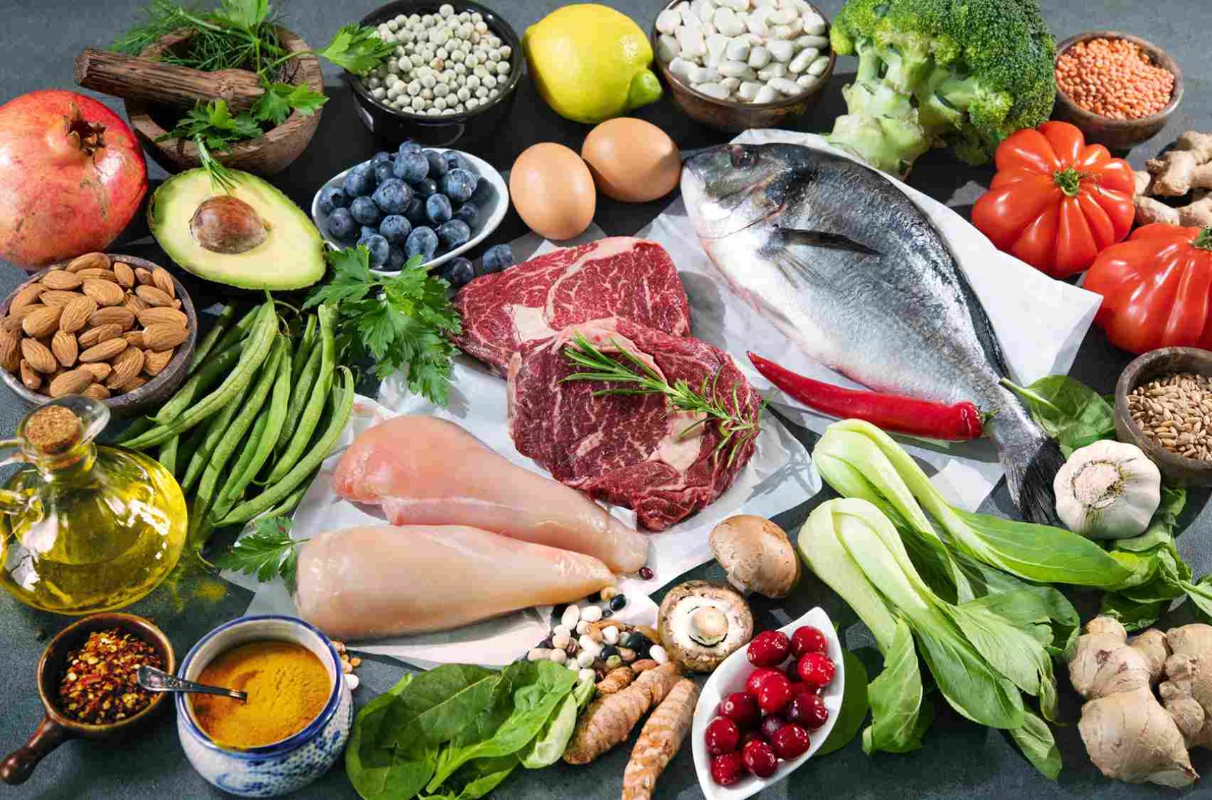 بهترین غذاهای کم‌کربوهیدرات برای کاهش وزن: راهنمای جامع ۲۰۲۵
