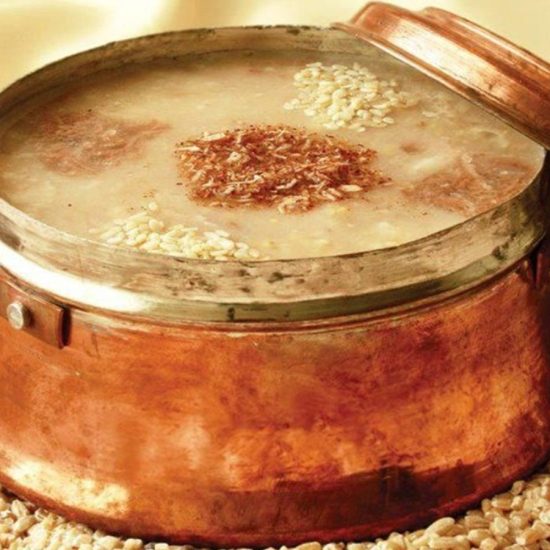 طرز تهیه حلیم سنتی کش‌دار خانگی با طعم اصیل