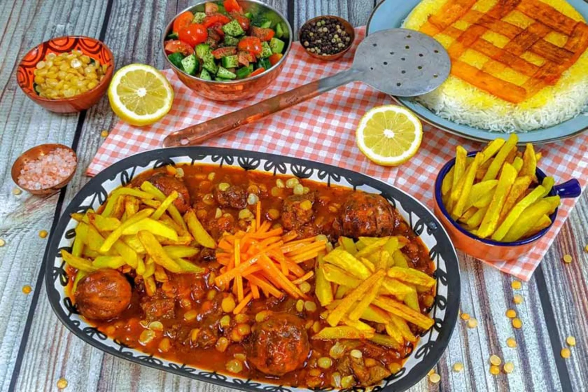 راز قیمه مجلسی؛ فوت‌وفن‌های طلایی برای نرمی لپه و جا افتادن خورش