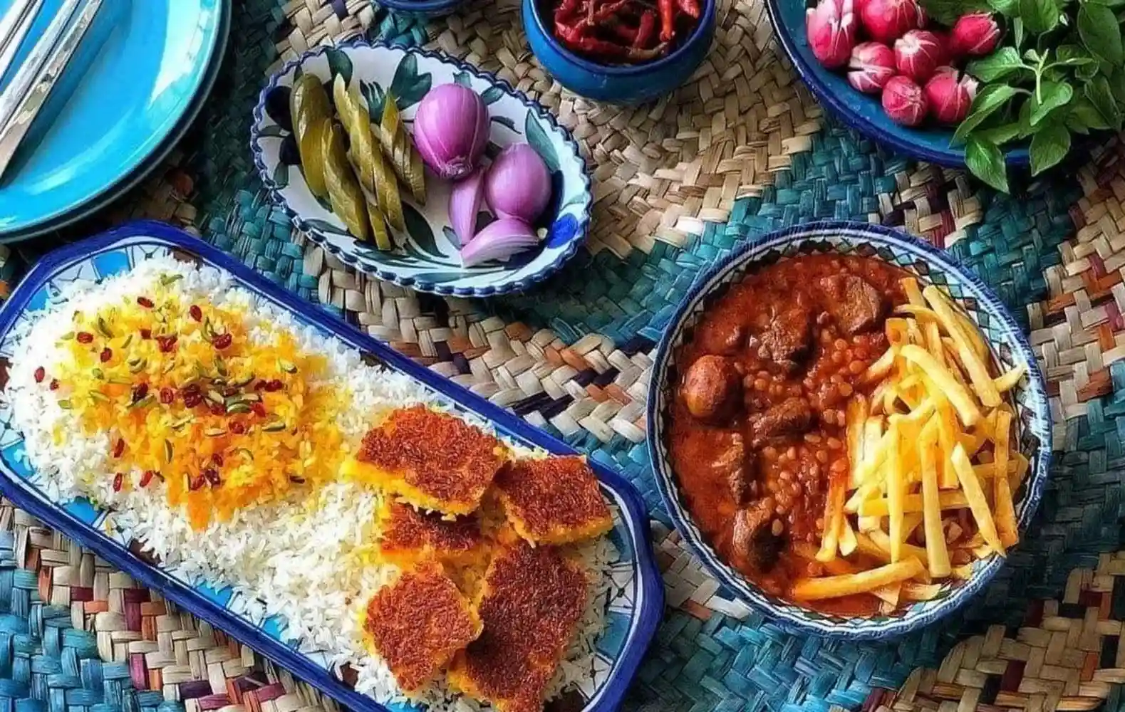 بیش از حد سنگین، کتابی و نامناسب است و لحن را اداری و عجیب کرده است.