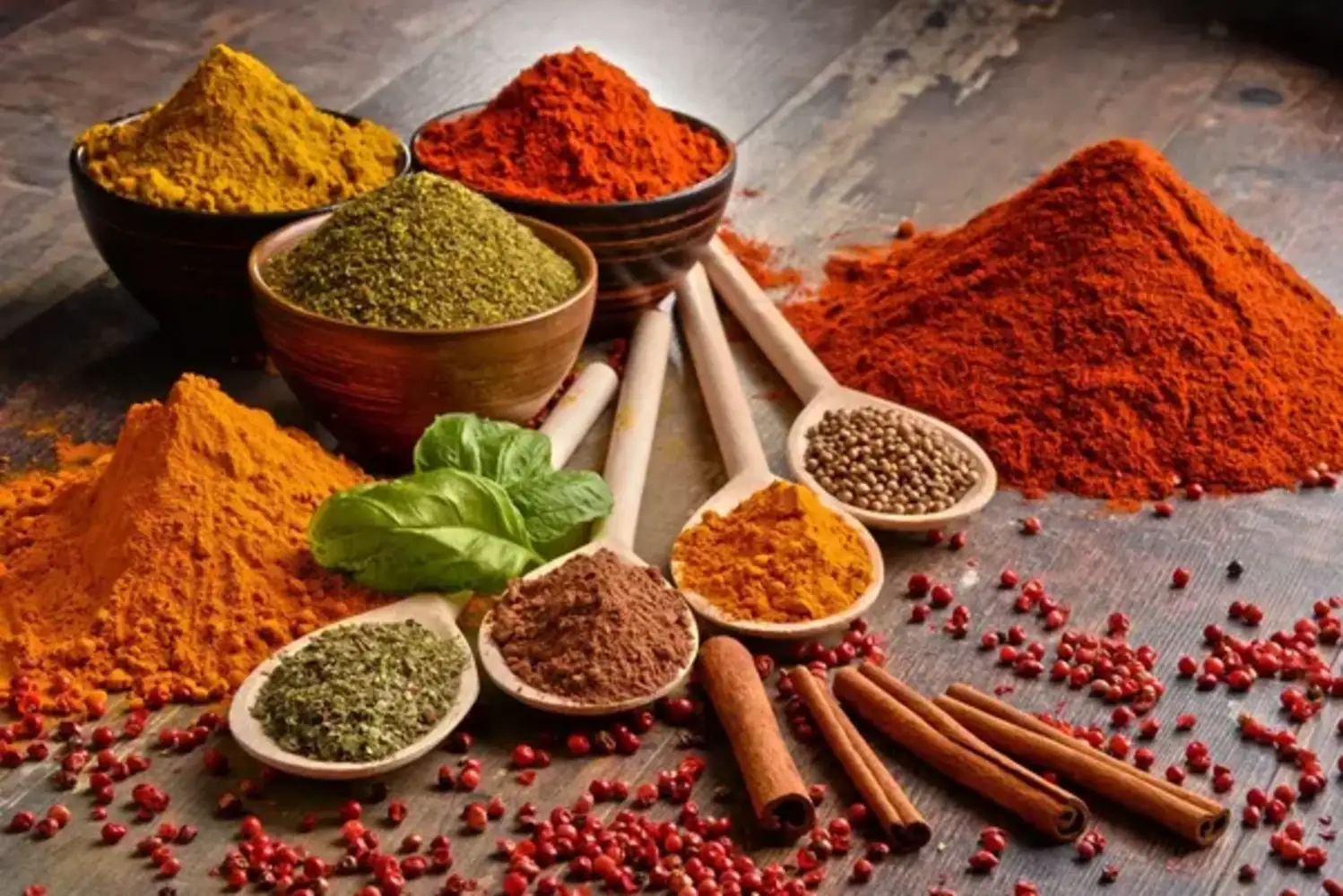تحلیل شیمی طعم غذا با ادویه؛ بررسی نقش ترکیبات مولکولی