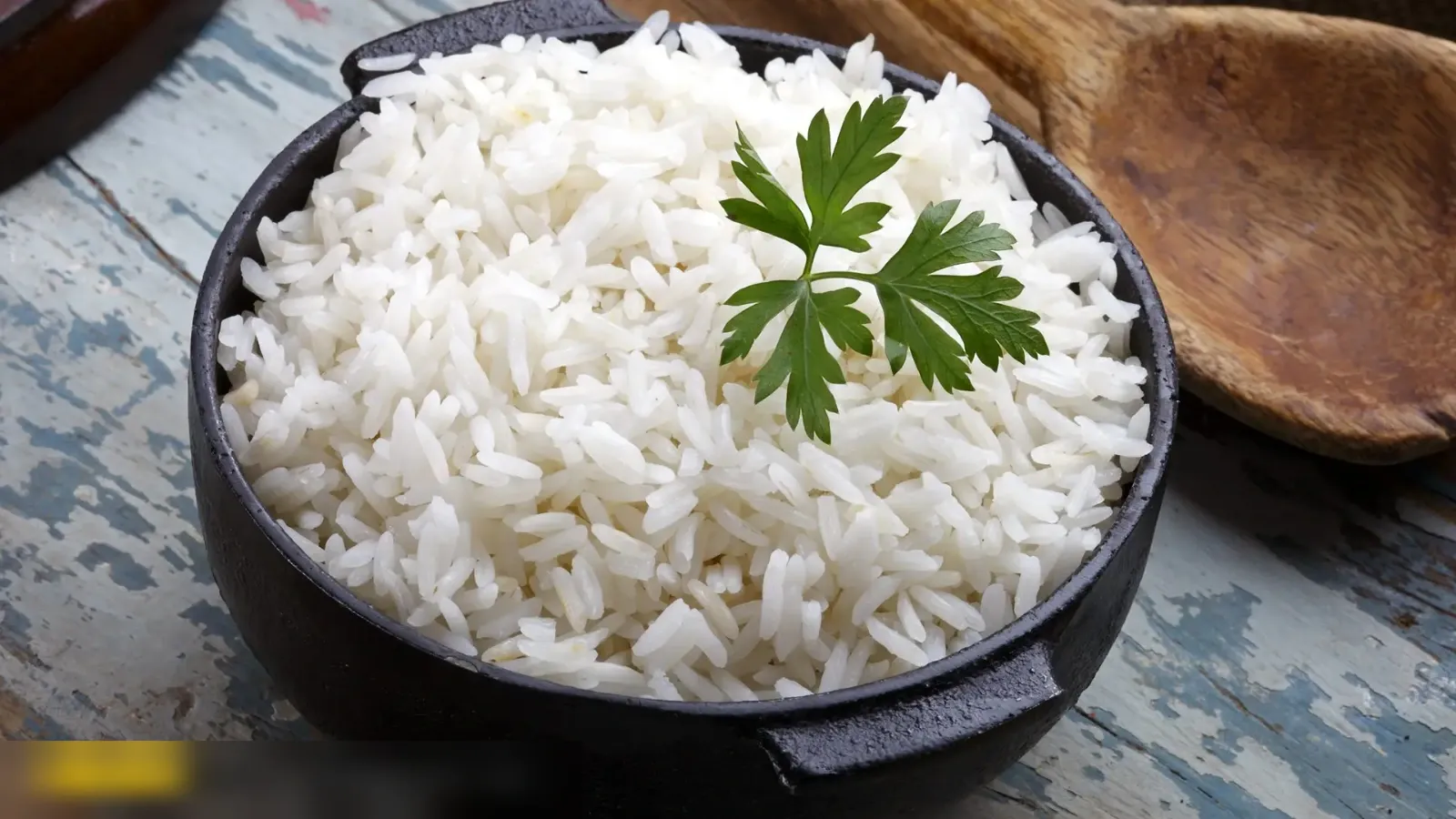 نسبت آب و برنج برای پخت کته مجلسی بدون شفته شدن